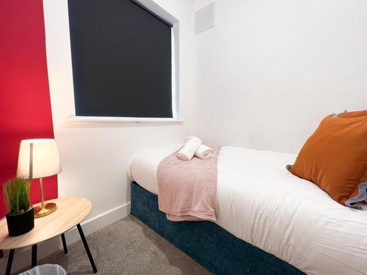 Sheldon House 3 Bed Cosy Home Nr Jlr & Nec מראה חיצוני תמונה
