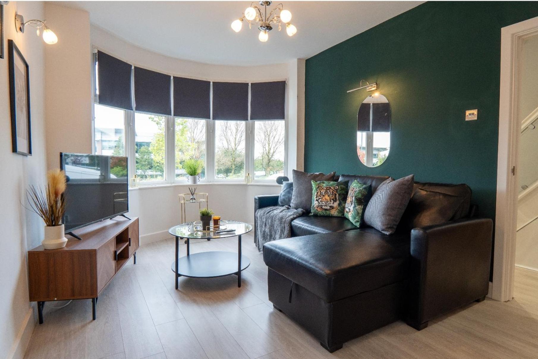 Sheldon House 3 Bed Cosy Home Nr Jlr & Nec מראה חיצוני תמונה